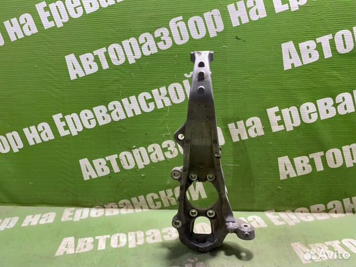 Кулак поворотный передний правый Nissan Skyline