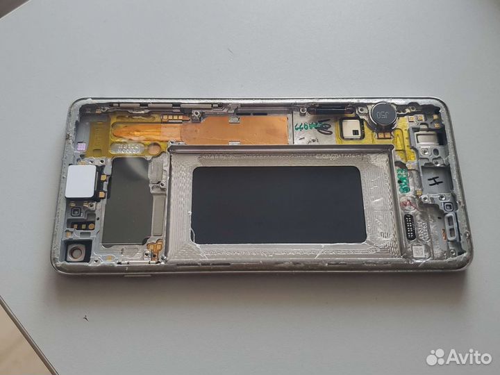 Экран Samsung s10 с трещинами