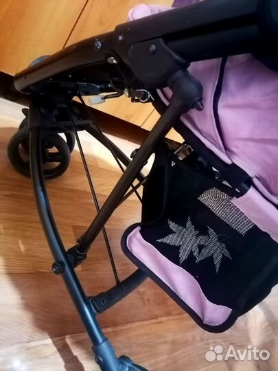 Прогулочная коляска viki