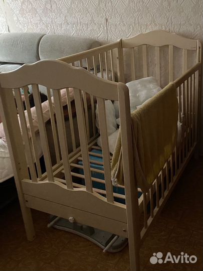 Детская кроватка