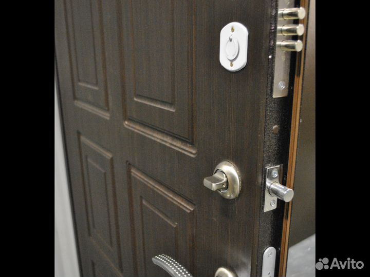 Квартирная дверь с 2 мм листом стали +панель мдф