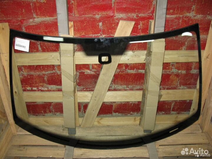 Лобовое стекло Тойота Ипсум