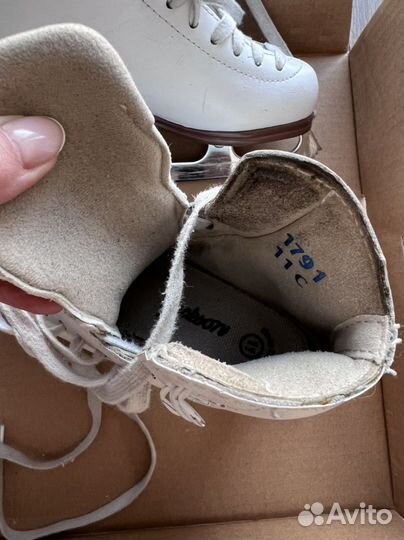 Коньки фигурные Jackson