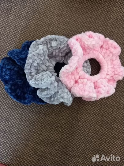 Вязаная резинка для волос