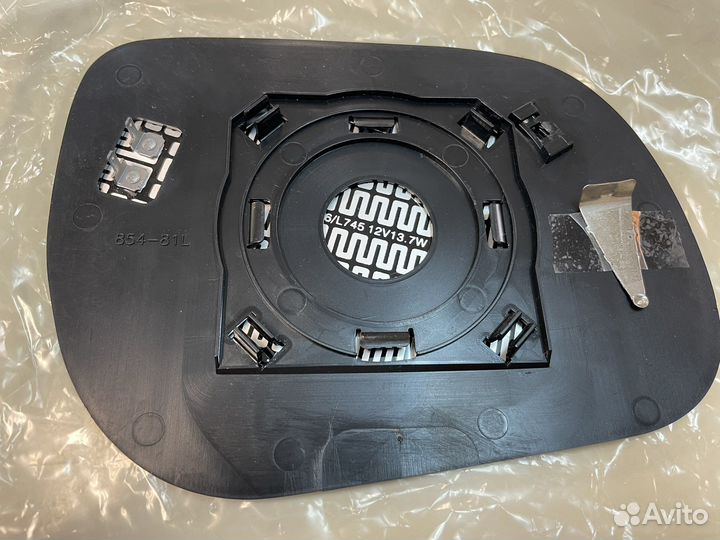 Зеркальный элемент левый Toyota RAV4(06-12г)