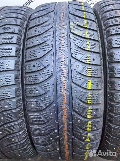 Bridgestone Ice Cruiser 7000 215/65 R17 97T
