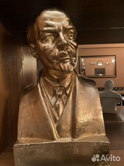 Бюст Ленина