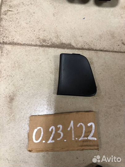 Заглушка правая Discovery 5 l462