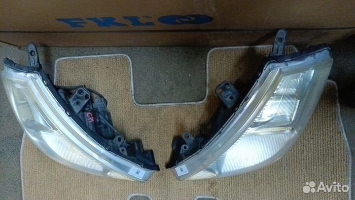 Фары передние Nissan Tiida