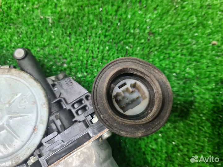 Стеклоподъемник задний левый Lexus Is Gs 300