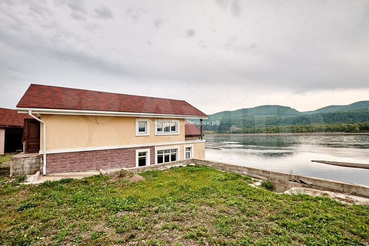 Дом 720 м² на участке 50 сот.