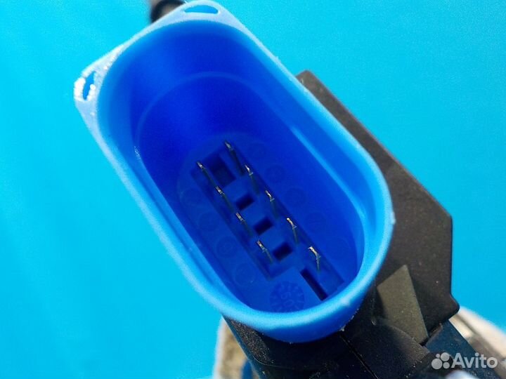 Замок двери передней правой skoda Octavia A5 (1Z)