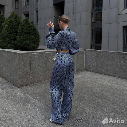 Брючный костюм женский