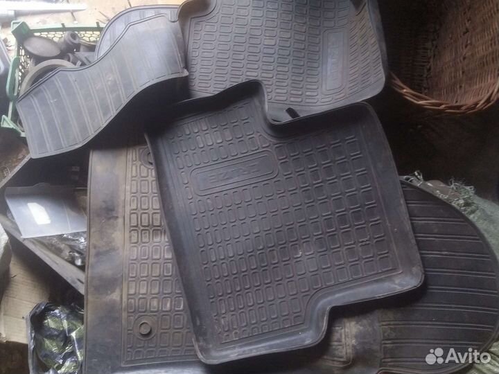 Комплект резиновых ковриков на шевроле круз