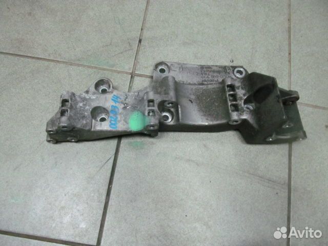 Кронштейн генератора Volkswagen