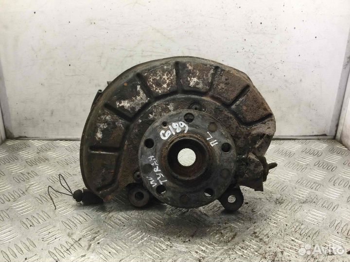 Кулак поворотный левый Volkswagen Touran Blx