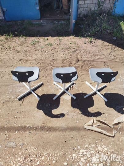 Стул со спинкой