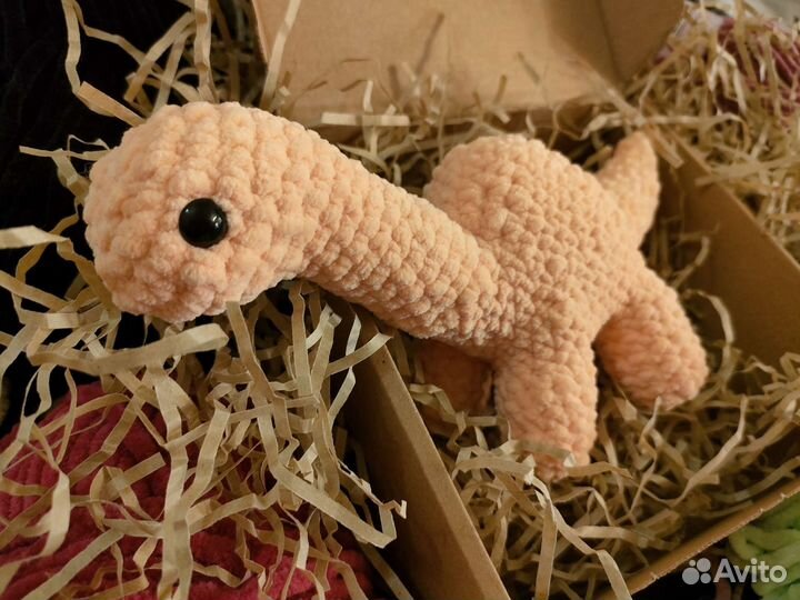 Вязаные игрушки ручной работы -динозаврик