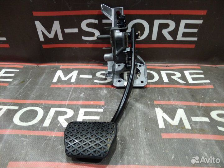 Педаль тормоза Bmw 3-Series E46 N46B20A 2004