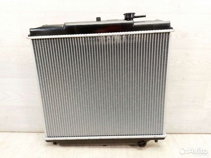 Радиатор охлаждения Nissan Atlas