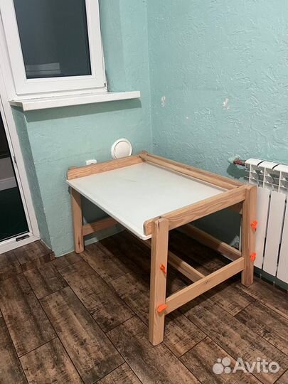 Детский письменный стол