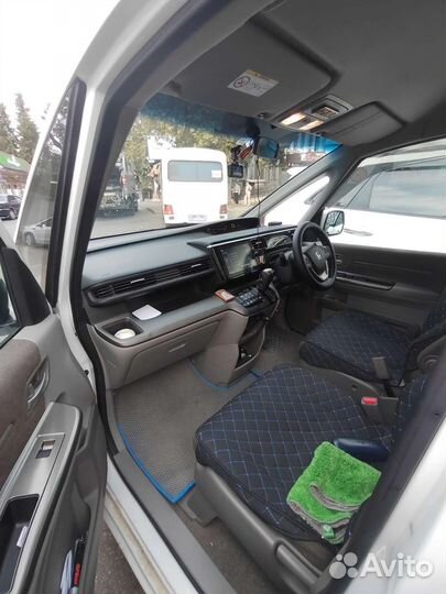 Honda Stepwgn 1.5 CVT, 2015, 142 000 км