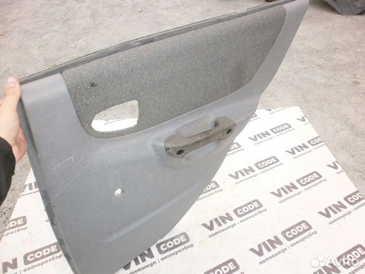 Обшивка задний правой двери Хундай Акцент 2