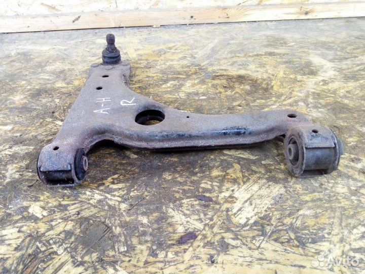 Рычаг подвески правый Opel Astra H