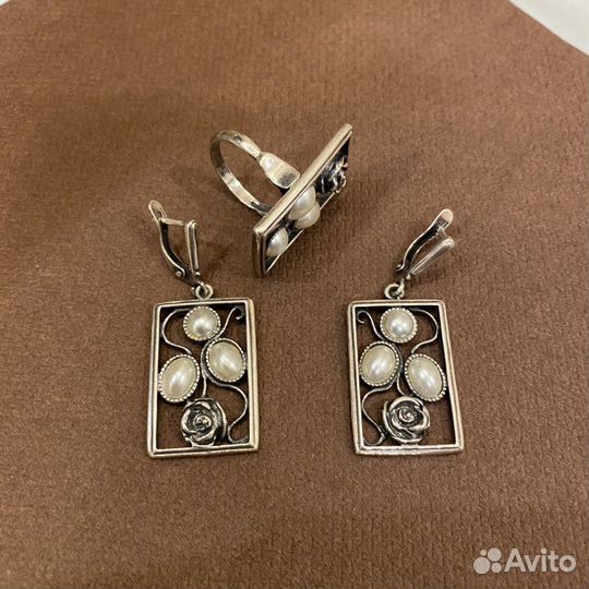 Серебряные серьги и кольцо