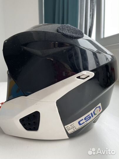 Горнолыжный шлем