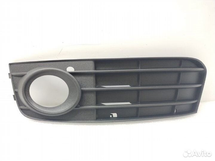 Решетка в бампер передняя левая Audi A4 B8 2009