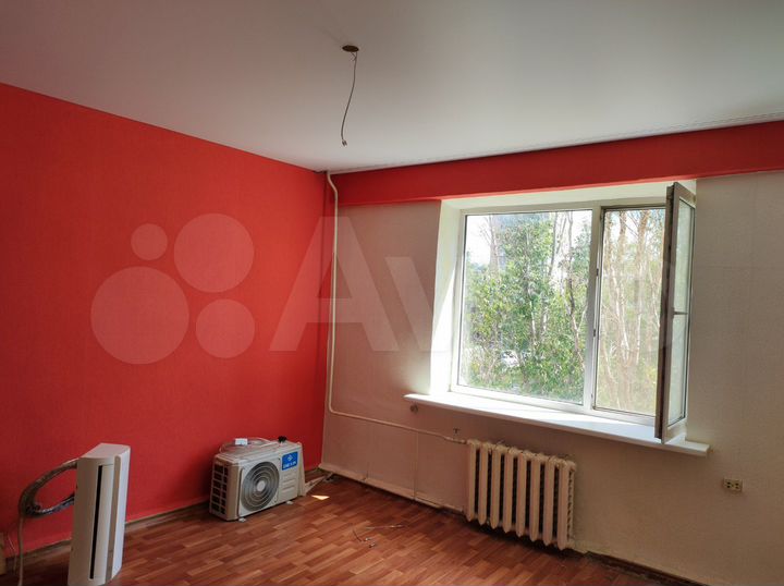 Комната 18 м² в 4-к., 4/4 эт.