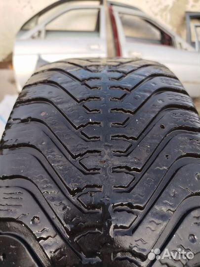 Goodyear UltraGrip 500 215/55 R17