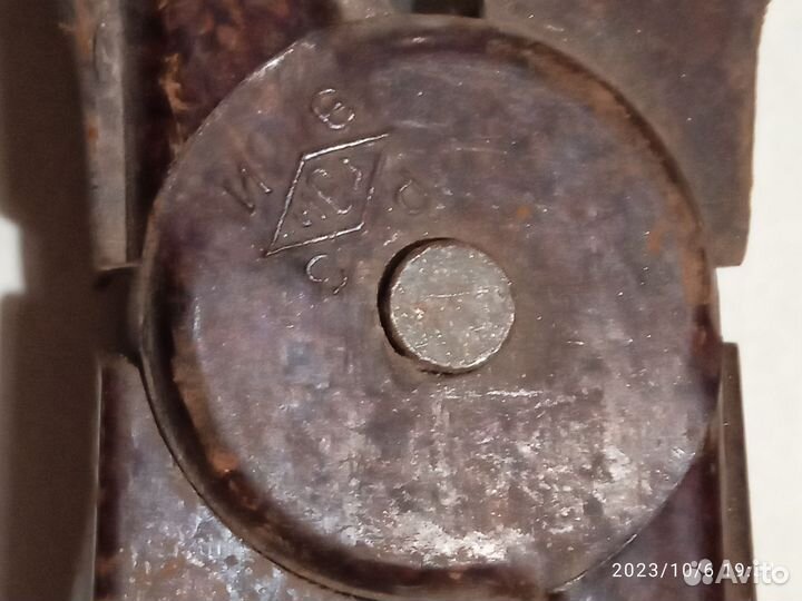 Клещи карболитовые для смены предохранителей СССР