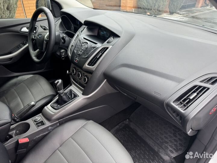 Ford Focus 1.6 МТ, 2013, 135 185 км