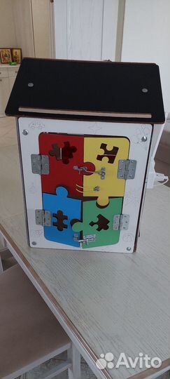 Бизиборд домик