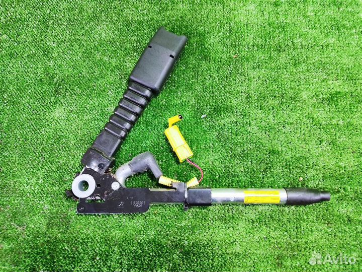 Преднатяжитель ремня правого Honda Civic 4D (FD)