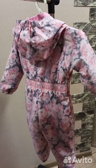 Два демисезонных комбинезона для девочки