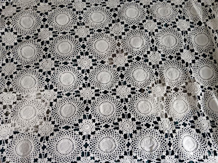 Вязаная скатерть