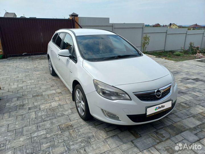Opel Astra, 2012