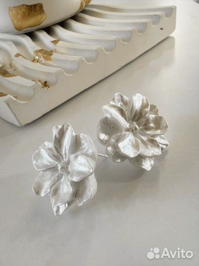 Серьги цветок