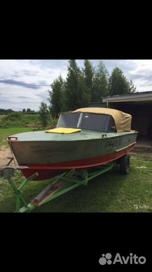 Моторная лодка 'Прогресс-2М