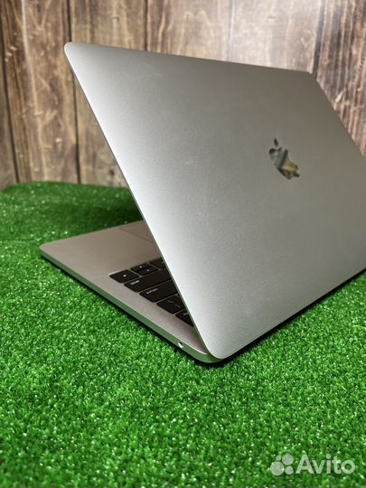 Отличный Apple MacBook Pro 13 2017