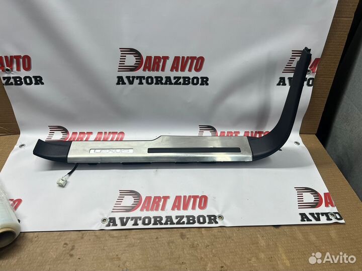 Внутренняя накладка переднего правого порога Lexus