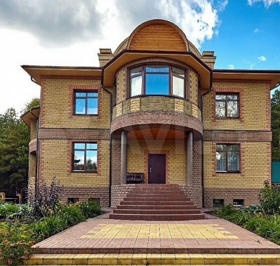 Коттедж 190 м² на участке 5 сот.