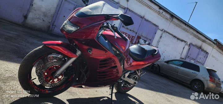 Suzuki rf400rv