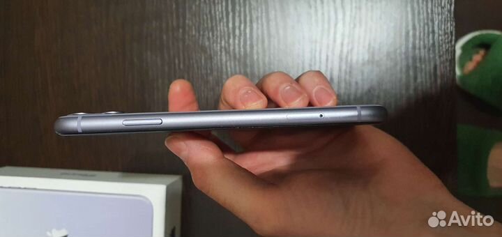 iPhone 11, 64 ГБ