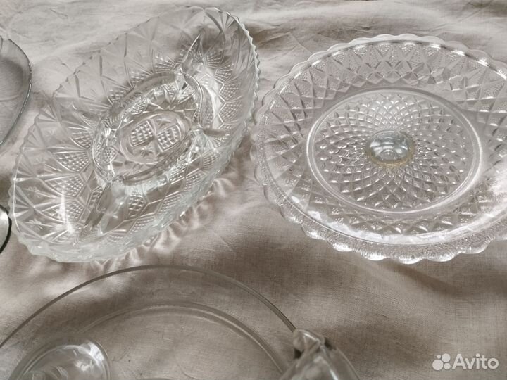 Блюда стеклянные,новые,кувшин