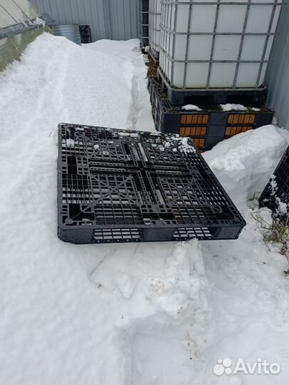 Поддоны паллеты пластиковые