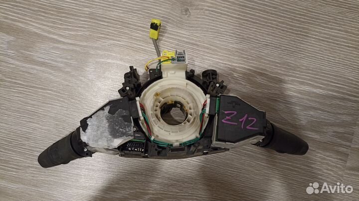 Блок подрулевых переключателей на Ниссан Куб